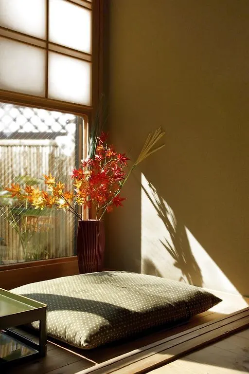Holiday House Ayu 교토 0*,